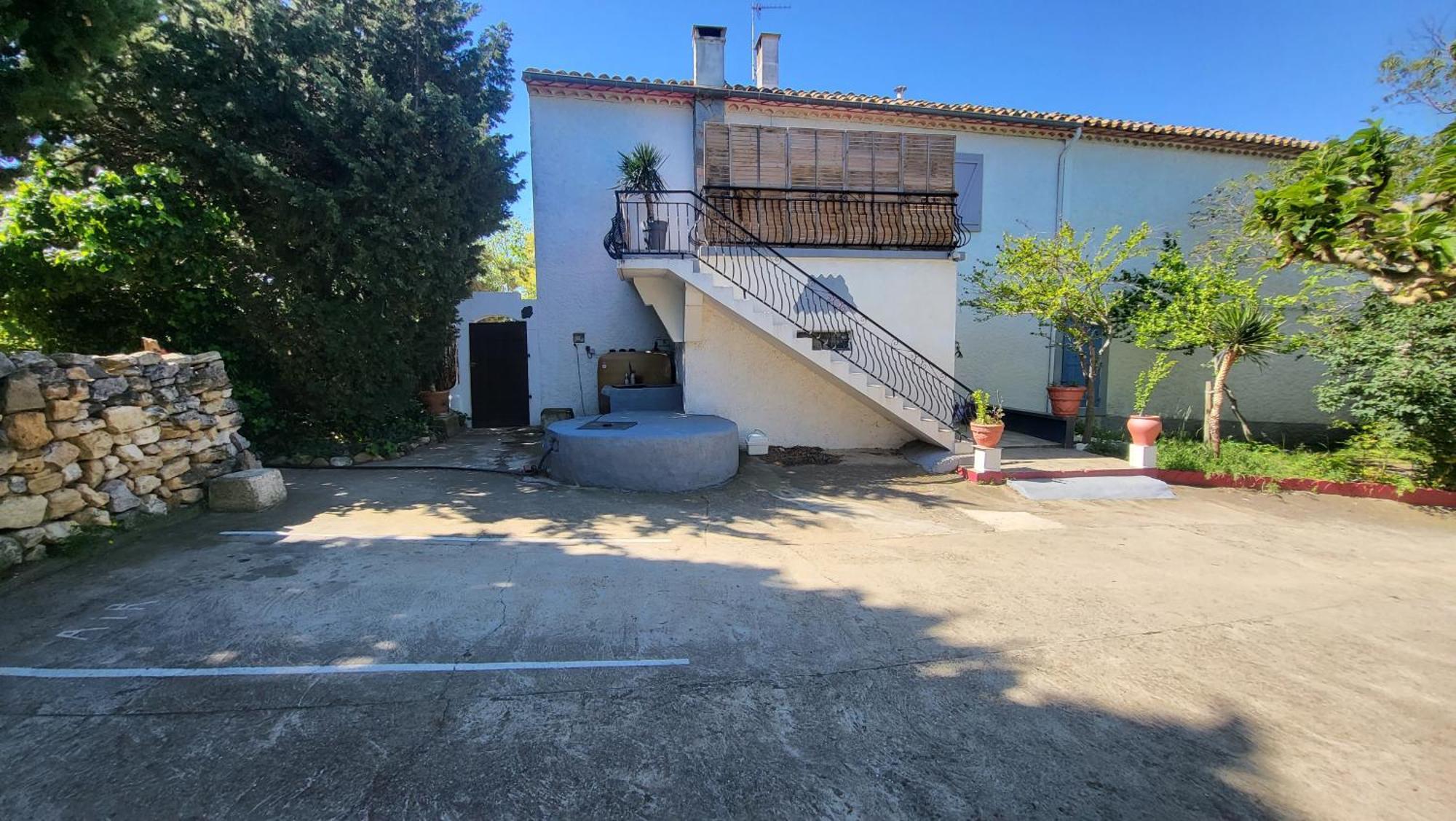 Bel Appartement Vinassan Exterior photo